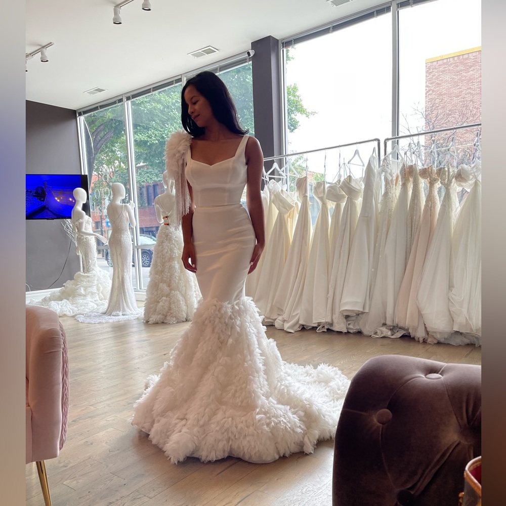 Wedding Dress - Unworn, Viero Bridal, Mermaid Style 🤍